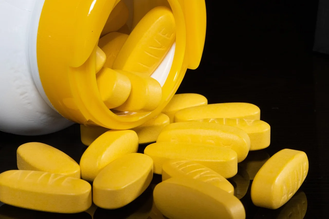pills, supplement, medicine, treatment, dose, vitamin, pharmacy, medical, health, disease, pharmaceutical. Comparing Healthcare Ad Platforms by Evidence, Not Convenience